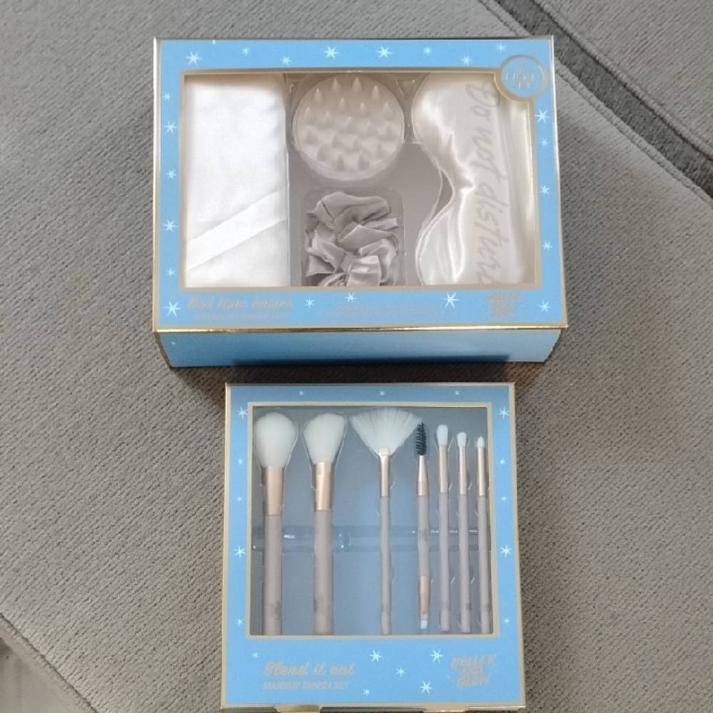 Makeup Brush Set with Bedtime Accessories, Self Care Set, Makeup Set